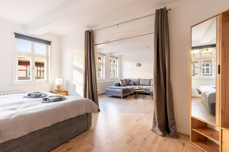 Schlafzimmer mit Queensize-Bett