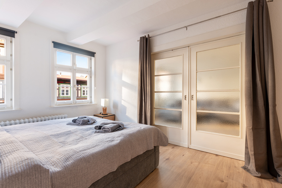 Zweites Schlafzimmer mit Queensize-Bett